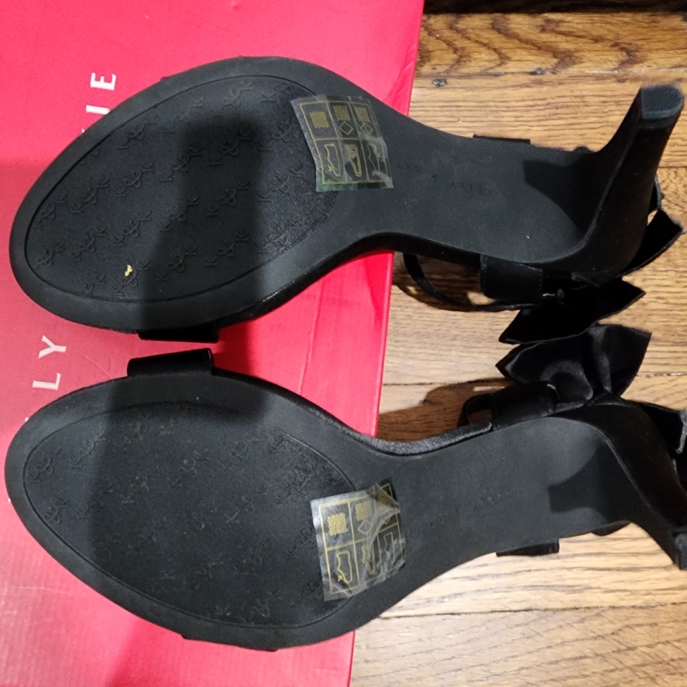 Kelly & Katie Tamatha Heels - Picture 8 of 9